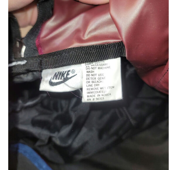 NIKE Y2K MAROON & NAVY DUFFLE BAG W SHOULDER STRAP - Picture 12 of 15